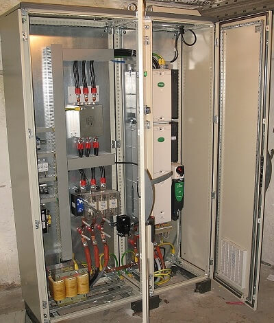 Шкаф управления с частотными преобразователями APATOR AST Счетчики воды и тепла